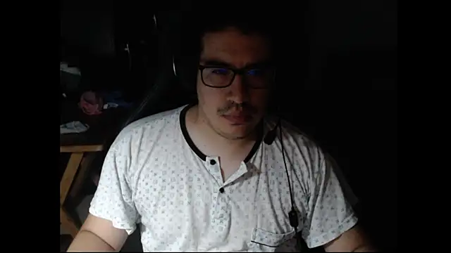 Snapshot of thealfawolf01 chatting on January 28, 12:26 am thealfawolf01 online show from January 28, 12:26 am