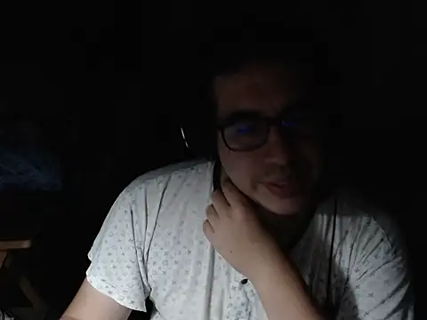 Snapshot of thealfawolf01 chatting on November 26, 5:19 am thealfawolf01 online show from November 26, 5:19 am