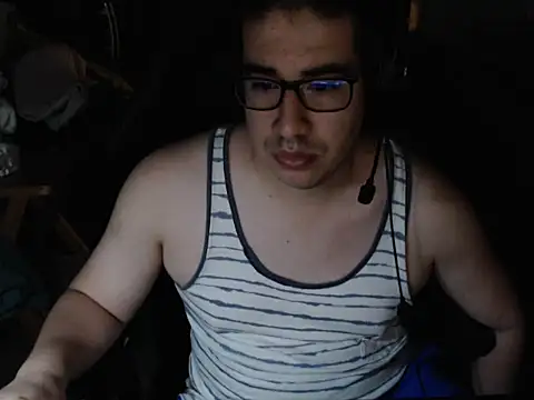 Snapshot of thealfawolf01 chatting on June 7, 4:49 am thealfawolf01 online show from June 7, 4:49 am