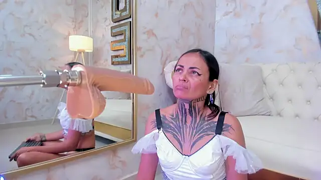 hanna slut  online show from December 3, 2:26 pm