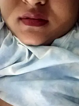 Snapshot of smile_pretty chatting on December 18, 8:47 pm smile pretty online show from December 18, 8:47 pm