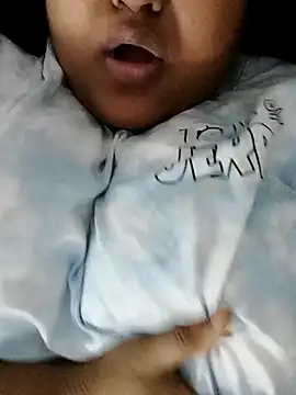 Snapshot of smile_pretty chatting on December 19, 9:28 pm smile pretty online show from December 19, 9:28 pm