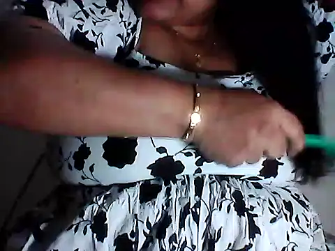 Snapshot of smile_pretty chatting on January 7, 4:59 pm smile pretty online show from January 7, 4:59 pm