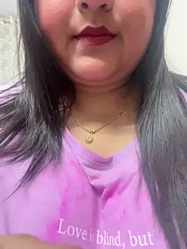 Snapshot of smile_pretty chatting on March 13, 6:23 pm smile pretty online show from March 13, 6:23 pm