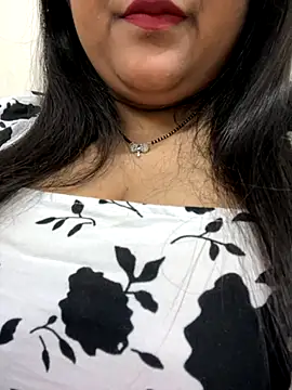 Snapshot of smile_pretty chatting on October 15, 6:30 pm smile pretty online show from October 15, 6:30 pm