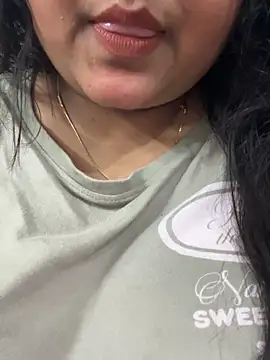 smile pretty online show from February 11, 5:29 pm