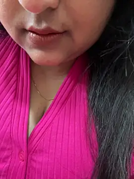 smile pretty online show from February 19, 6:04 pm