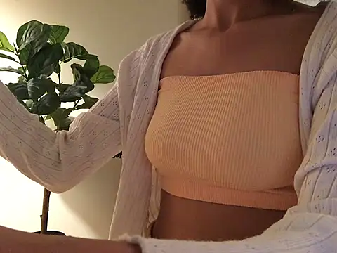 Snapshot of loveofbea chatting on December 31, 10:01 pm loveofbea online show from December 31, 10:01 pm