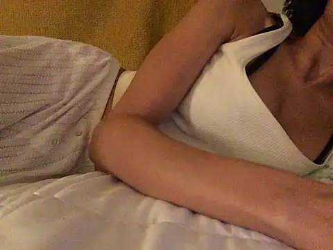 Snapshot of loveofbea chatting on January 3, 12:00 am loveofbea online show from January 3, 12:00 am