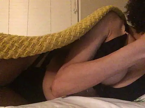 Snapshot of loveofbea chatting on January 16, 9:37 am loveofbea online show from January 16, 9:37 am