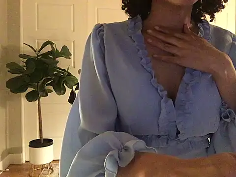 Snapshot of loveofbea chatting on January 29, 9:23 am loveofbea online show from January 29, 9:23 am