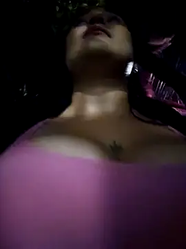 Snapshot of Blushing_Katy chatting on December 10, 11:51 pm Blushing Katy online show from December 10, 11:51 pm