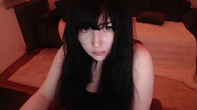 Snapshot of Lynylou chatting on December 3, 3:41 am Lynylou online show from December 3, 3:41 am