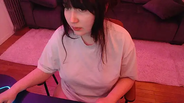 Snapshot of Lynylou chatting on January 18, 7:38 am Lynylou online show from January 18, 7:38 am