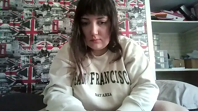 Snapshot of Lynylou chatting on October 12, 1:54 pm Lynylou online show from October 12, 1:54 pm