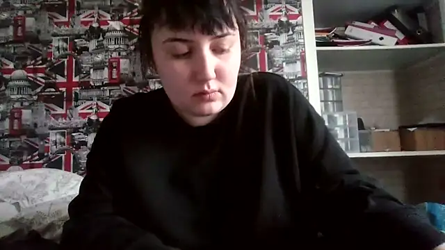 Snapshot of Lynylou chatting on October 19, 1:45 pm Lynylou online show from October 19, 1:45 pm