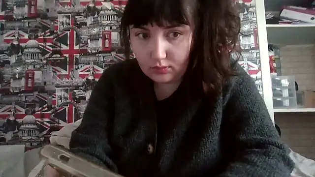 Lynylou online show from November 4, 12:04 pm