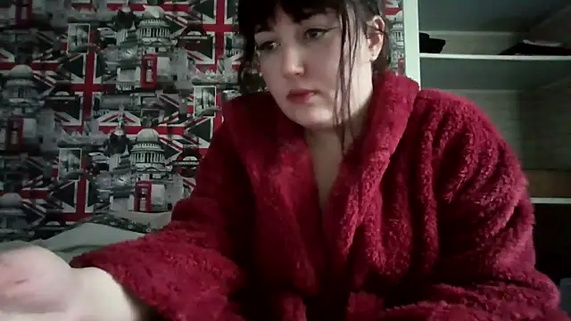 Lynylou online show from November 15, 12:45 pm