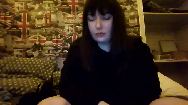 Lynylou online show from November 19, 10:43 pm