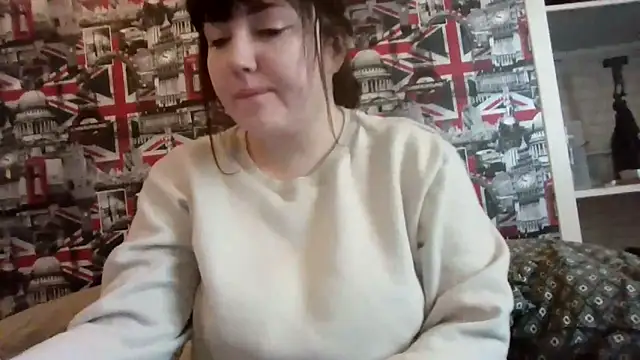 Lynylou online show from November 28, 11:57 am