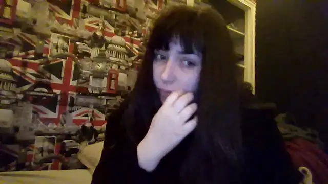 Lynylou online show from December 3, 9:24 pm