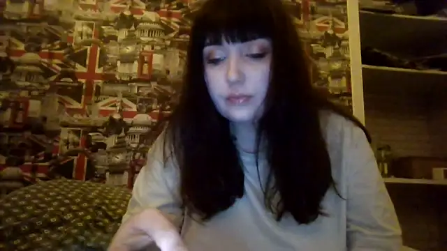 Lynylou online show from December 5, 8:16 pm