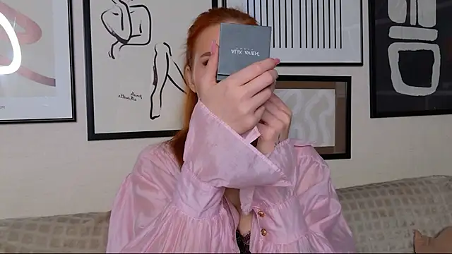 Snapshot of JudyWalkerr chatting on December 14, 10:09 am JudyWalkerr online show from December 14, 10:09 am