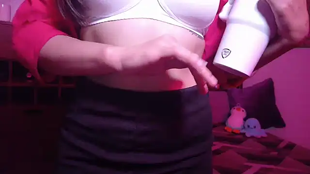 Snapshot of MidnightFlame chatting on October 28, 5:26 pm MidnightFlame online show from October 28, 5:26 pm