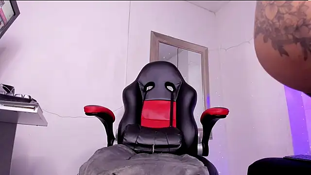 angel hardy dl online show from November 15, 10:45 am