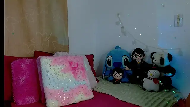 Snapshot of kendallsweet7 chatting on March 9, 6:43 pm kendallsweet7 online show from March 9, 6:43 pm