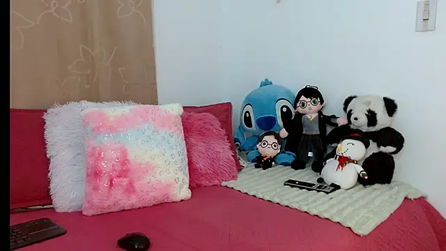 Snapshot of kendallsweet7 chatting on March 11, 6:52 pm kendallsweet7 online show from March 11, 6:52 pm