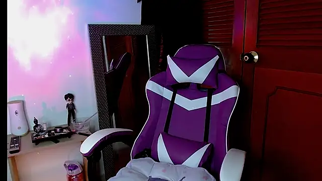 Snapshot of kendallsweet7 chatting on March 17, 1:03 am kendallsweet7 online show from March 17, 1:03 am