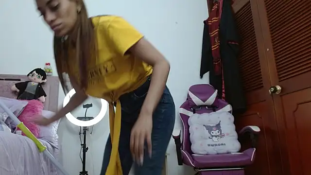 Snapshot of kendallsweet7 chatting on September 19, 7:03 pm kendallsweet7 online show from September 19, 7:03 pm