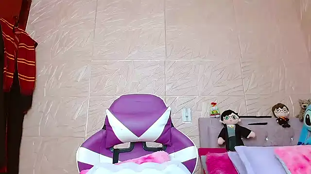 Snapshot of kendallsweet7 chatting on September 23, 8:12 pm kendallsweet7 online show from September 23, 8:12 pm