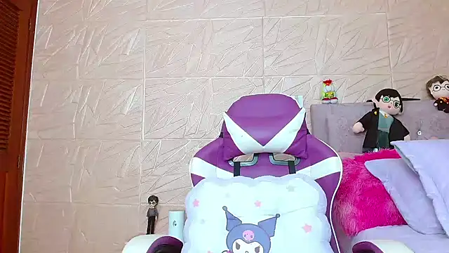 Snapshot of kendallsweet7 chatting on October 7, 7:44 pm kendallsweet7 online show from October 7, 7:44 pm