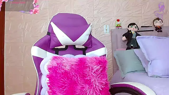 Snapshot of kendallsweet7 chatting on October 11, 7:45 pm kendallsweet7 online show from October 11, 7:45 pm