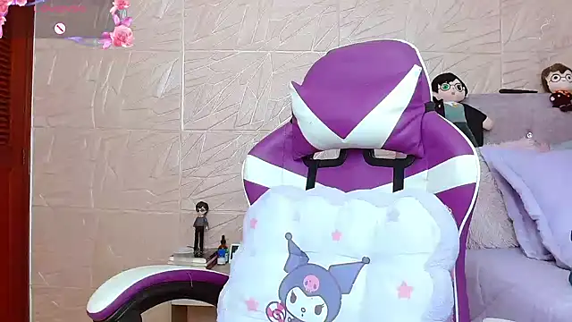 Snapshot of kendallsweet7 chatting on October 17, 7:49 pm kendallsweet7 online show from October 17, 7:49 pm