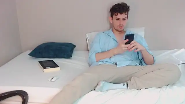 Snapshot of Elio555 chatting on December 24, 3:05 am Elio555 online show from December 24, 3:05 am