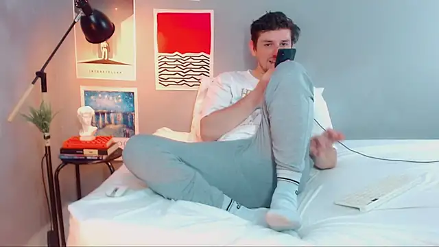 Snapshot of Elio555 chatting on September 23, 8:23 pm Elio555 online show from September 23, 8:23 pm