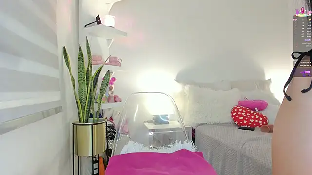 Snapshot of kristel_s chatting on March 4, 11:27 am kristel s online show from March 4, 11:27 am