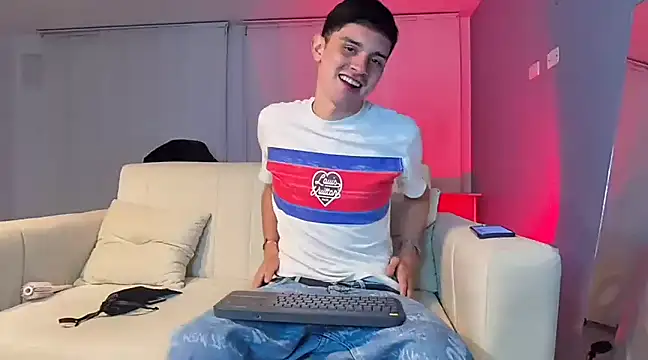 Snapshot of bastia_noooo chatting on December 12, 1:53 am bastia noooo online show from December 12, 1:53 am