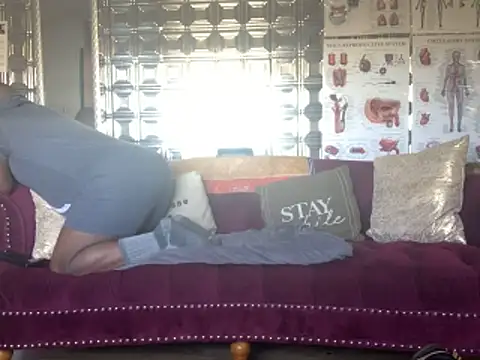 Snapshot of bigshh8 chatting on November 18, 6:01 pm bigshh8 online show from November 18, 6:01 pm