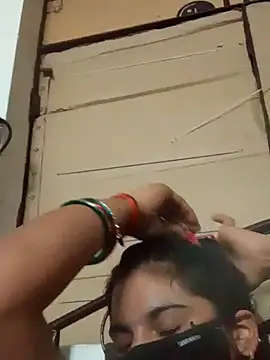 Snapshot of hotrasina chatting on February 21, 1:33 am hotrasina online show from February 21, 1:33 am