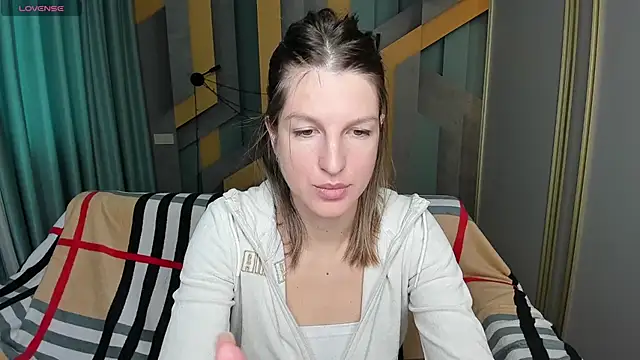 EmilyWalkeri online show from October 13, 7:08 am