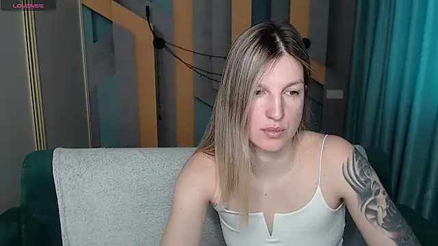 EmilyWalkeri online show from February 17, 7:49 am