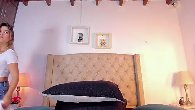 Snapshot of allisson_m chatting on October 25, 12:13 pm allisson m online show from October 25, 12:13 pm