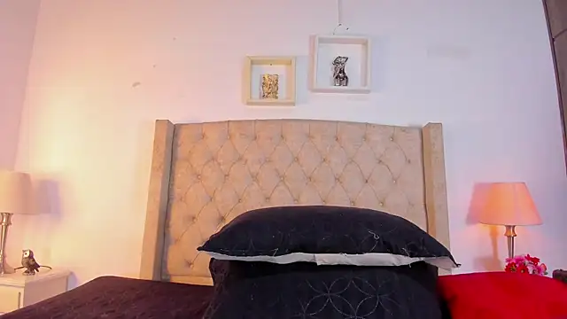 Snapshot of allisson_m chatting on November 24, 12:05 pm allisson m online show from November 24, 12:05 pm