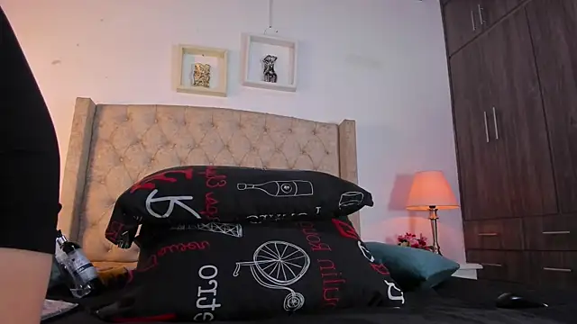 Snapshot of allisson_m chatting on November 28, 12:08 pm allisson m online show from November 28, 12:08 pm