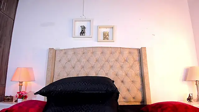 Snapshot of allisson_m chatting on December 15, 12:09 pm allisson m online show from December 15, 12:09 pm