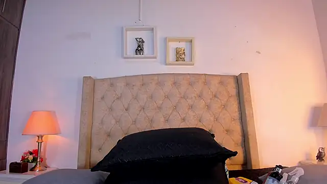 allisson m online show from January 17, 12:10 pm